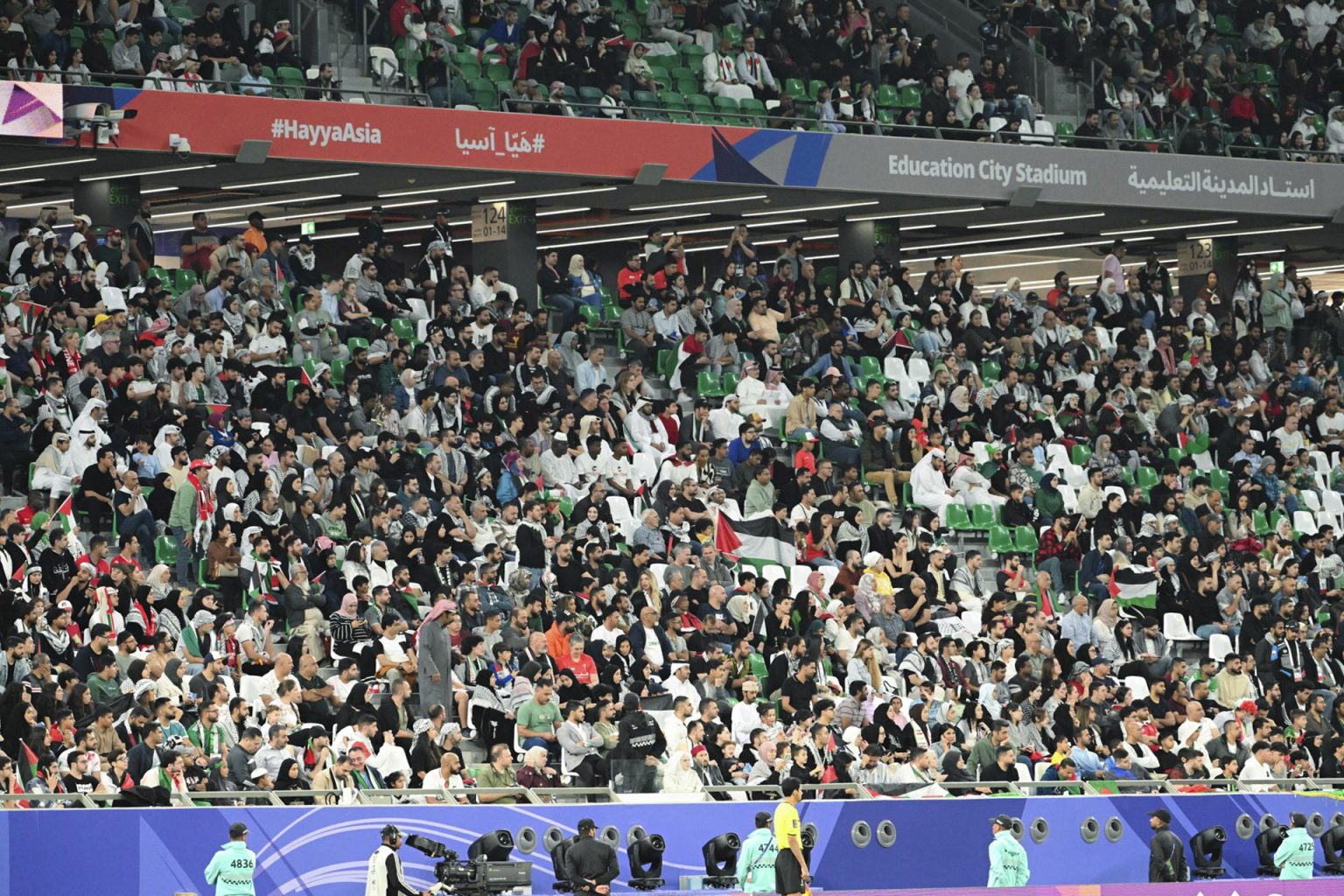 الجسد بالدوحة والروح في غزة.. هكذا لبى الفلسطينيون نداء “الفدائي” بكأس آسيا 001 1705265081