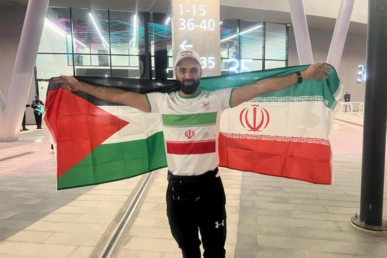الجسد بالدوحة والروح في غزة.. هكذا لبى الفلسطينيون نداء "الفدائي" بكأس آسيا 2 زاهدي يقول إن الشعب الإيراني يدعم القضية الفلسطينية (الجزيرة)