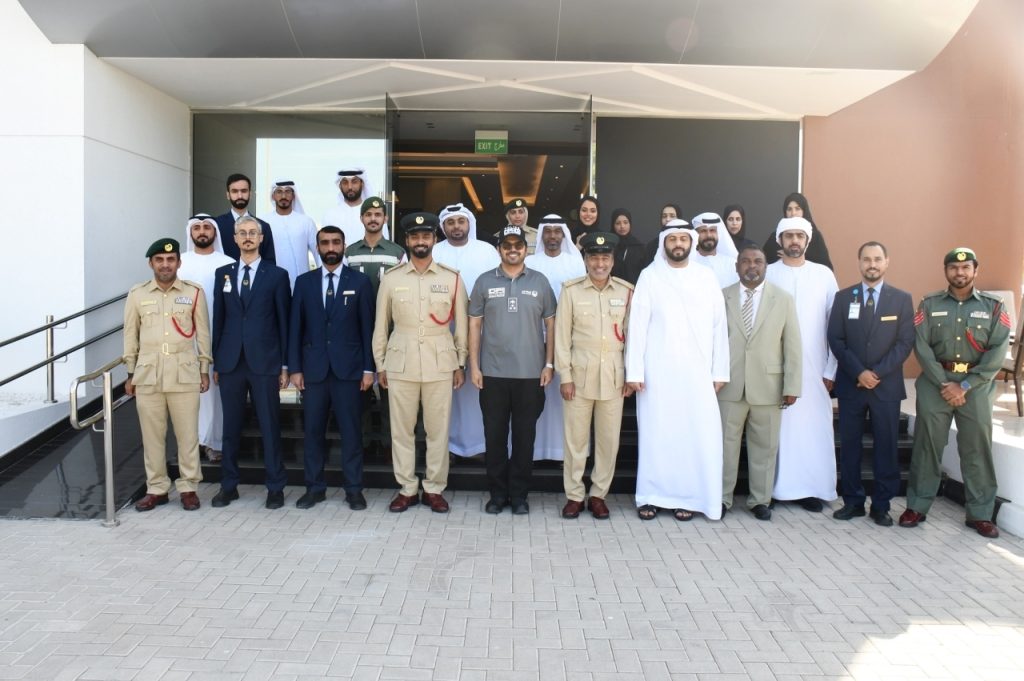 شرطة دبي تحتفي بتخريج 20 منتسباً من دبلوم لغة الإشارة 1706414812 image