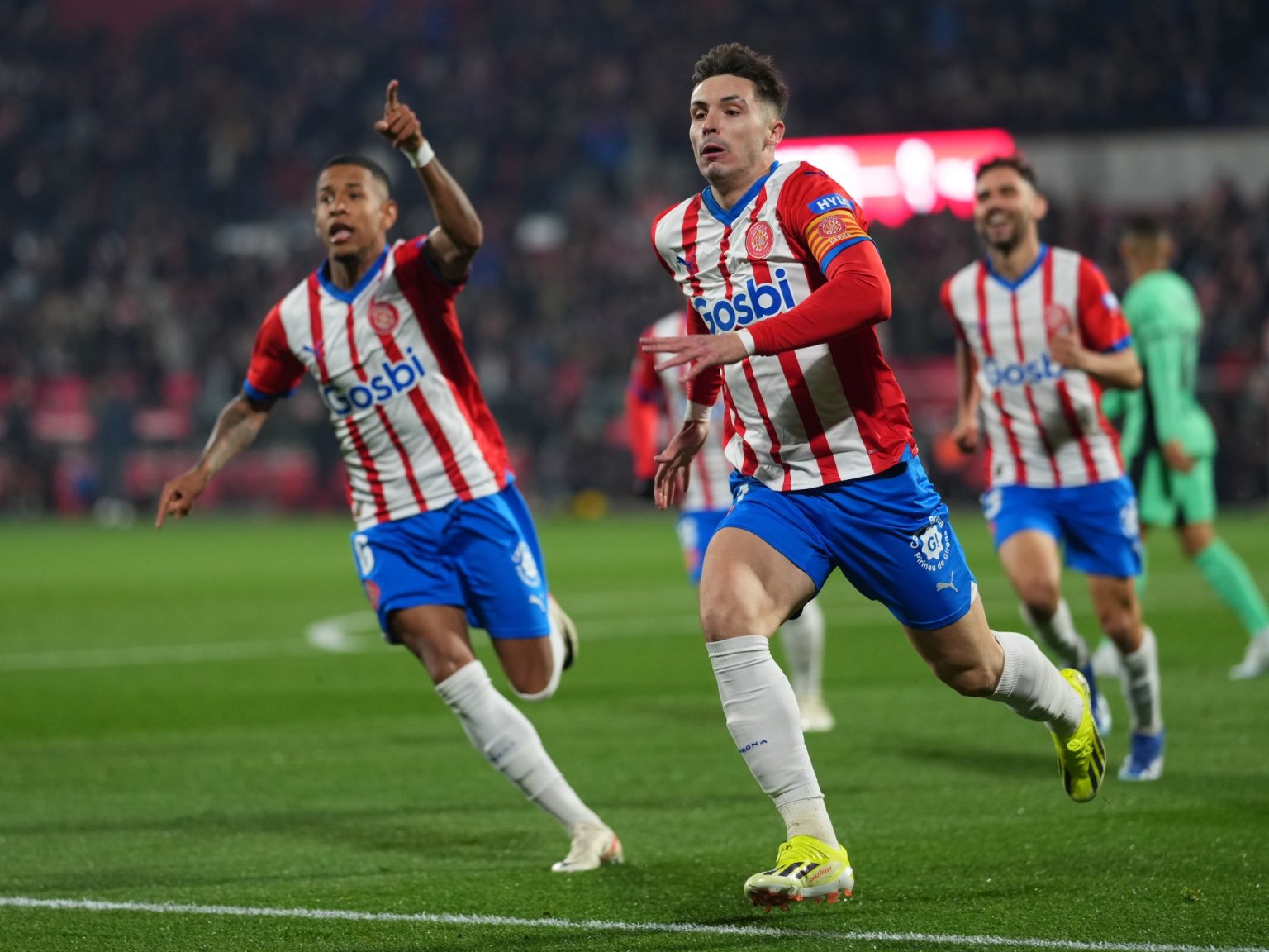 ريال مدريد “بطل الشتاء” في الليغا.. جيرونا يهزم أتلتيكو مدريد ويواصل مطاردة “الملكي” 1905338034 1704321875