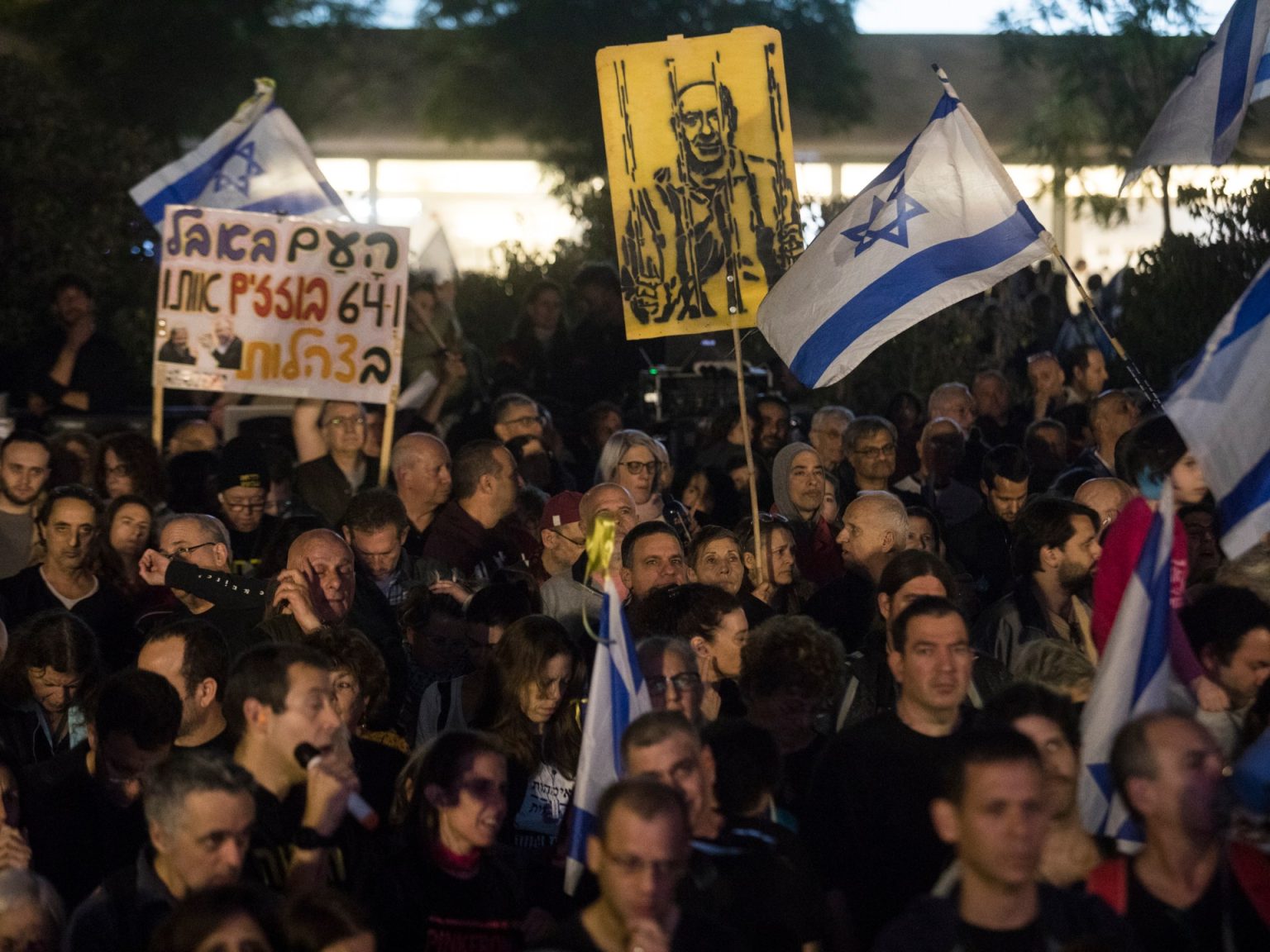 نيويورك تايمز: نتنياهو فقد ثقة شعبه وحلفائه ويمارس لعبة خبيثة 1905671333 1705207994