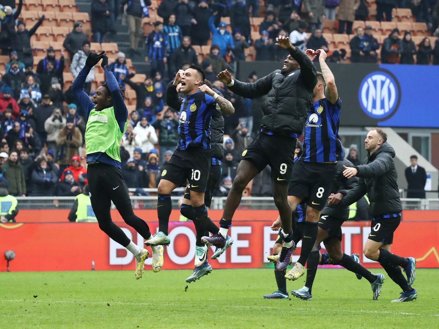 1912050258 1704555643