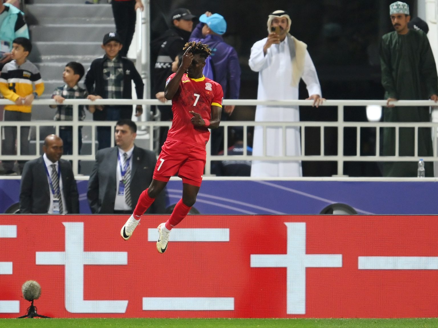 1960344807 1706203074