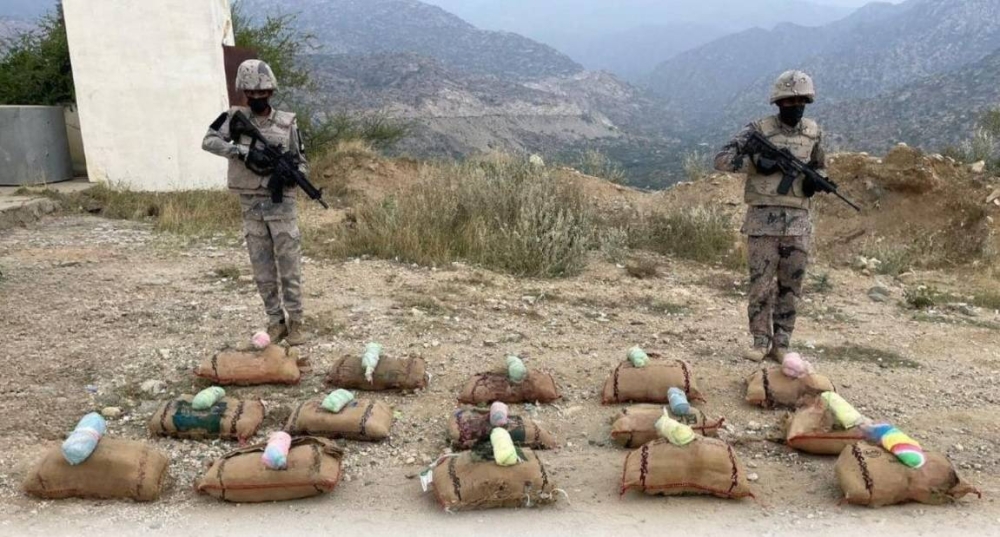 «حرس الحدود» بجازان يحبط تهريب 150 كيلوغرامًا من نبات القات المخدر 2202765