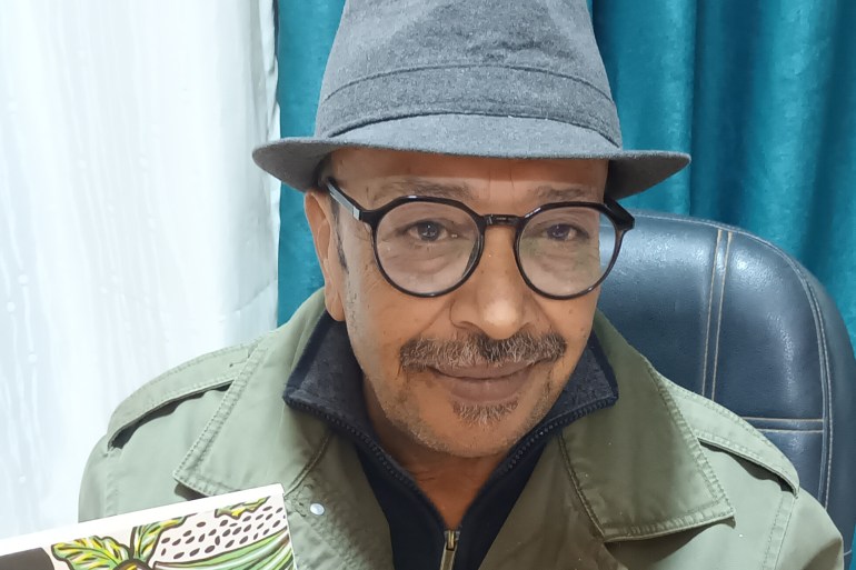 "ذكريات مكبوتة".. 3 روائيين أردنيين يستذكرون الطفولة 2 محمد العامري يصف حمام الجمعة بأنه إعتقال قسري(الجزيرة.jpg