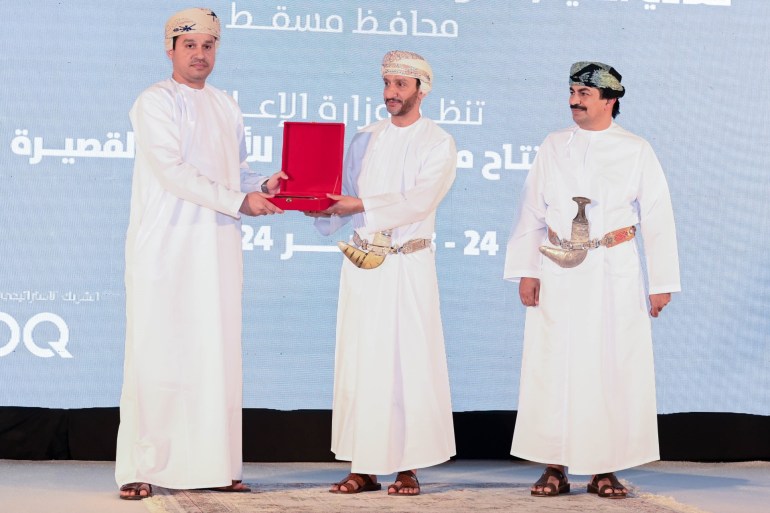 وسط مشاركة كبيرة.. تتواصل أعمال مهرجان عين للأفلام القصيرة بسلطنة عُمان 1 فعاليات مهرجان العين للأفلام القصيرة (وكالة الأنباء العمانية)