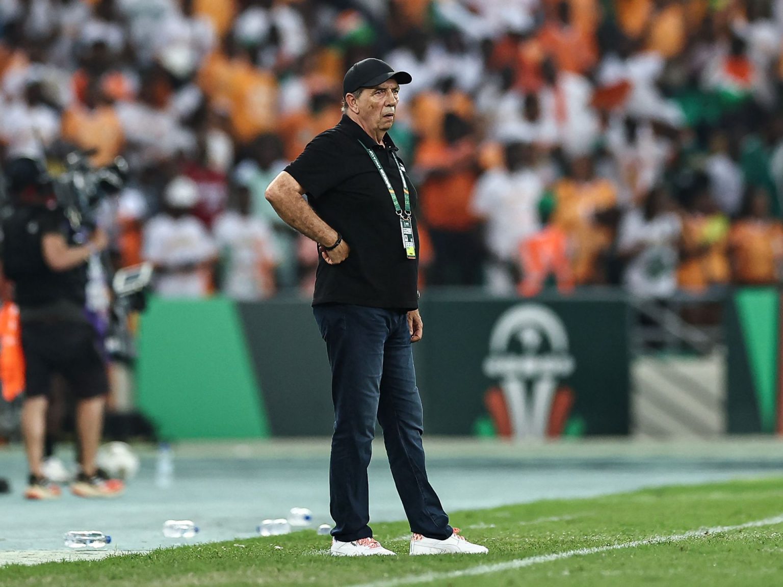 أول ضحية بكأس أفريقيا.. ساحل العاج تقيل مدربها بسبب “سوء النتائج” doc 34fu4bk 1706106100