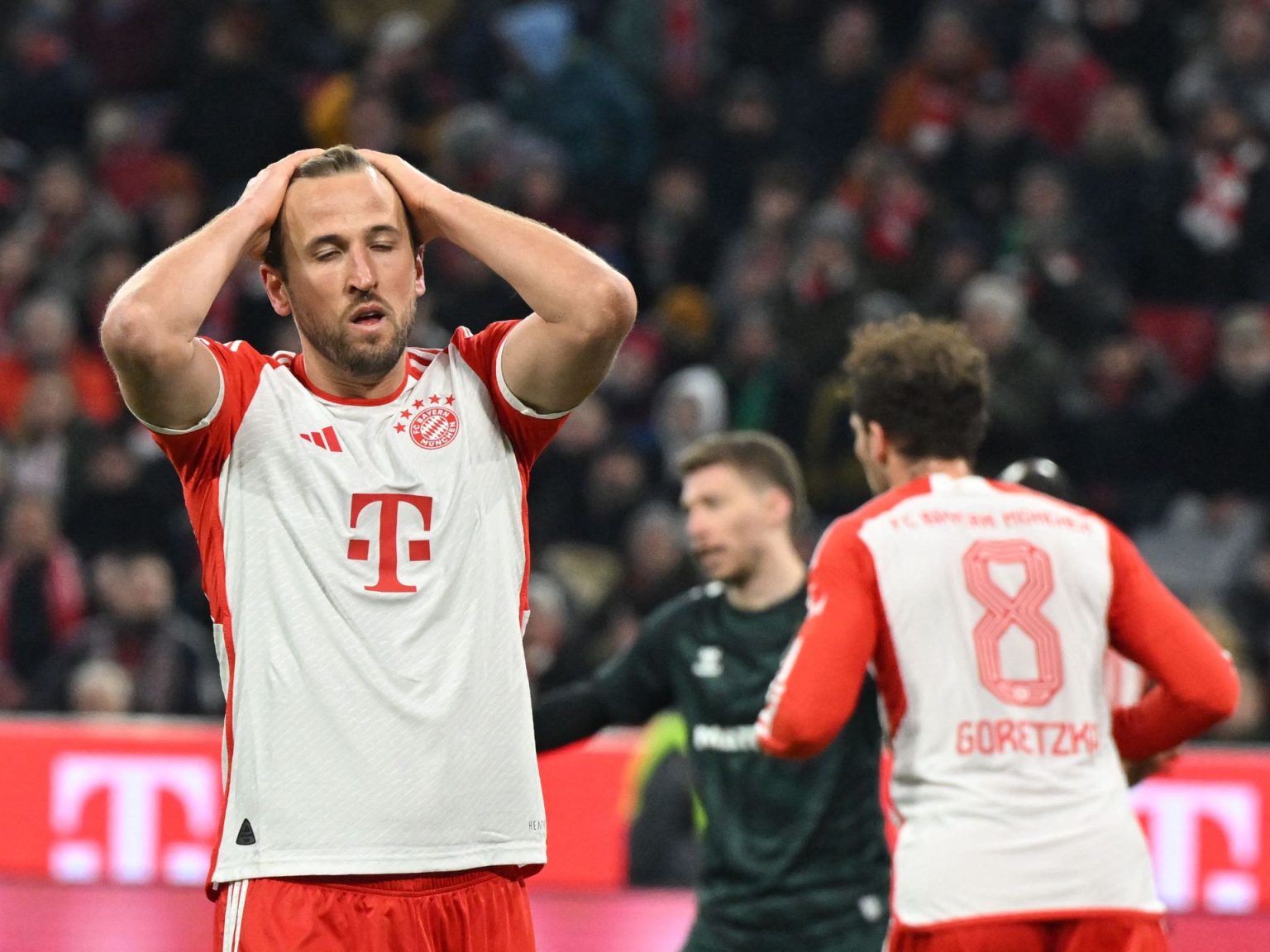 بايرن ميونخ يخسر على أرضه ويبتعد عن صدارة الدوري الألماني doc 34g83ht 1705862721