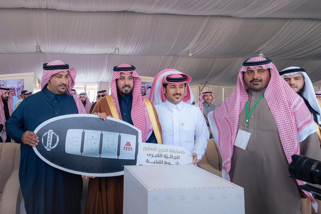 محافظ الخرج يرعى ختام مسابقة الخرج للصقور 6 1707328045 498 333333