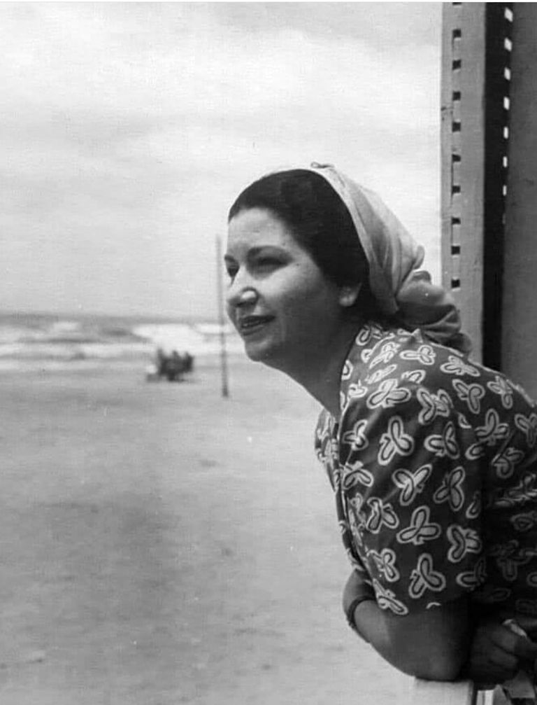 من هي الفلسطينية “أم فؤاد” التي أطلقت على أم كلثوم لقب “كوكب الشرق”.. ولماذ منع القصر الملكي زواجها 1707385833 image