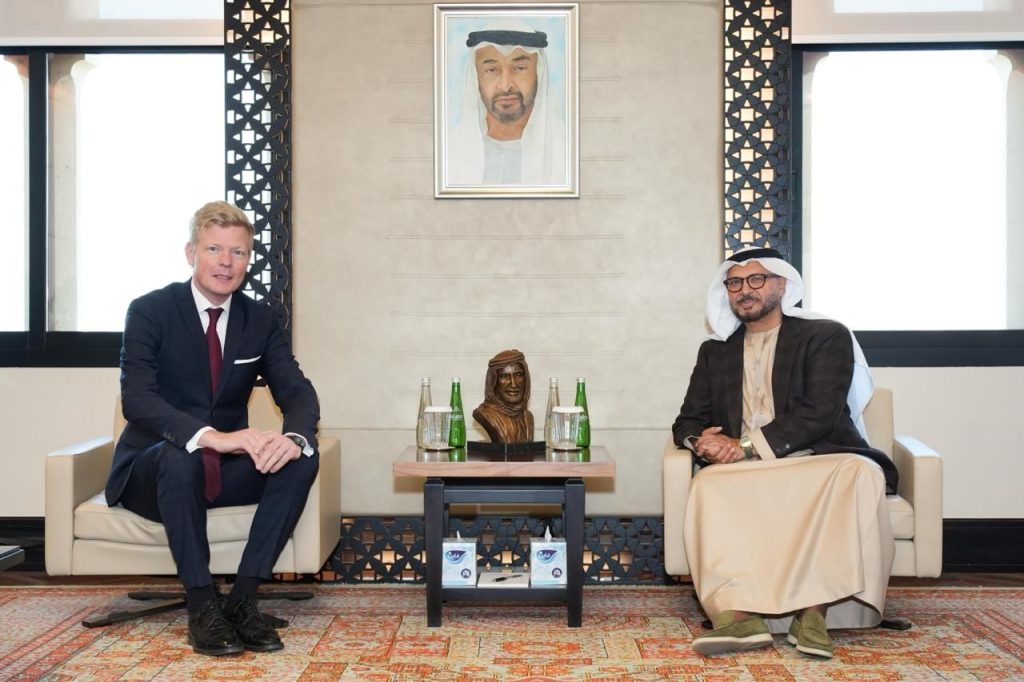 قرقاش يؤكد على دعم الإمارات للجهود الدولية لإنهاء الأزمة اليمنية 1707405222 image