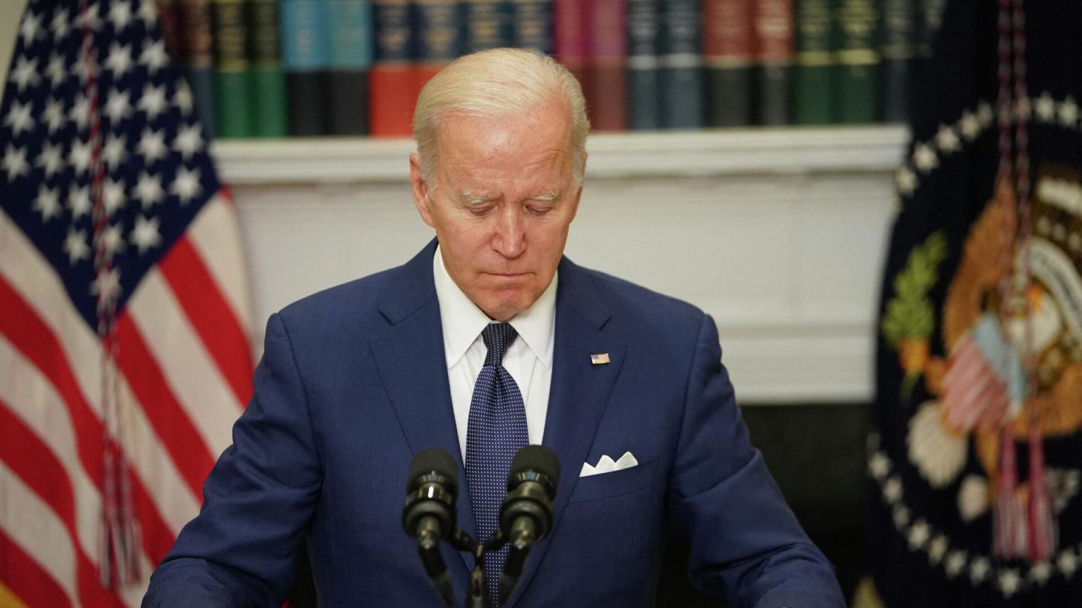 بايدن يلقي باللائمة على الكونغرس في هزيمة الأوكرانيين في أفدييفكا 1708219971 image