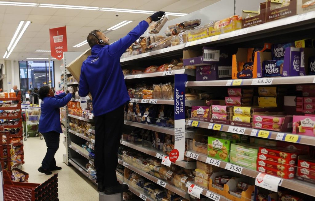 تراجع تضخم أسعار المتاجر البريطانية لأدنى مستوى في عامين 1709037884 image