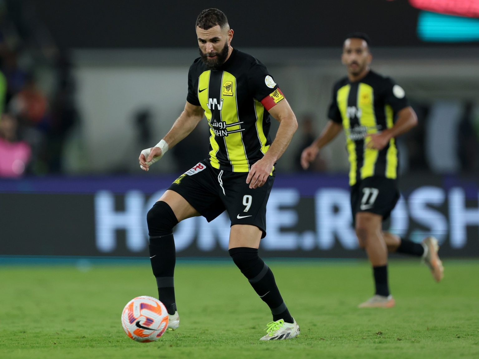 1885767390 1707920406