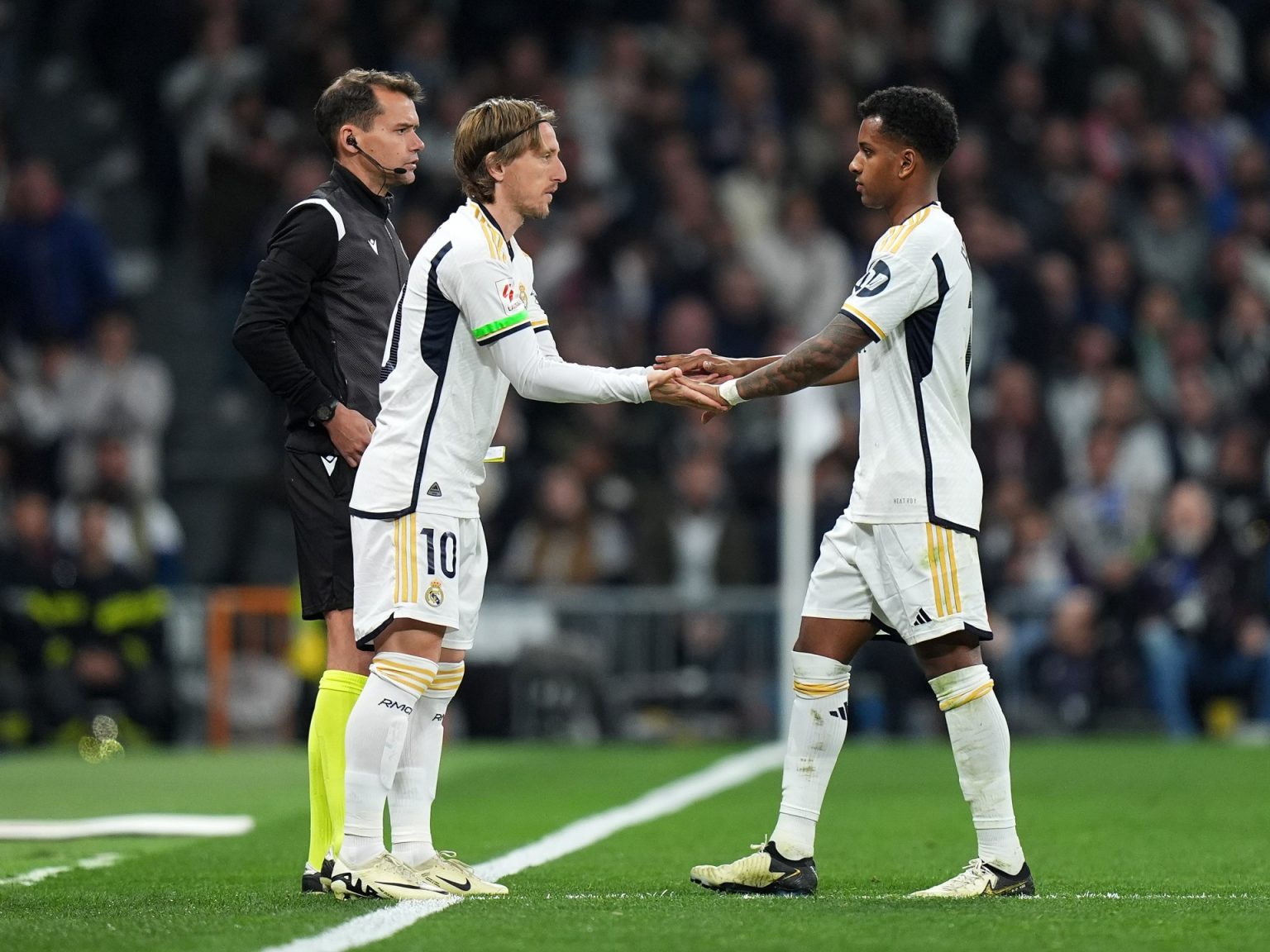 1985998637 1707934380