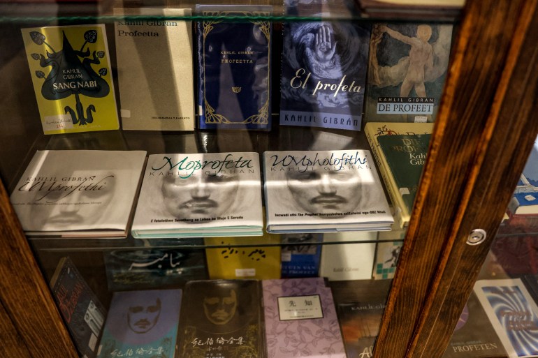 جبران خليل جبران.. ثالث أكثر شاعر بيعت كتبه في التاريخ 1 Translations of Lebanese-American writer, poet, and visual artist Gibran Khalil Gibran's book "The Prophet" in various languages are displayed at his museum in the artist's hometown of Besharre (Bsharri) in northern Lebanon on October 5, 2023. - Nestled in the mountains of northern Lebanon, a museum dedicated to Kahlil Gibran in his hometown of Bsharre has been celebrating the centennial of "The Prophet", the renowned author's most famous work. Since it was first published in the United States in 1923, millions of copies of "The Prophet" have been sold worldwide, with the book becoming a literary classic that has been translated into dozens of languages from the original English. (Photo by JOSEPH EID / AFP)