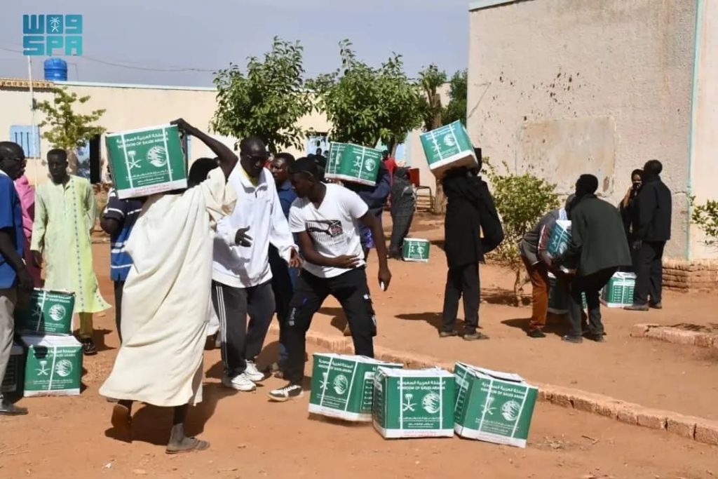 "إغاثي الملك سلمان" يوزع 800 سلة الغذائية في السودان UYdvtSa1MNB9GnXo6pMSepEWmztviKGaLF0QTBrn.webp