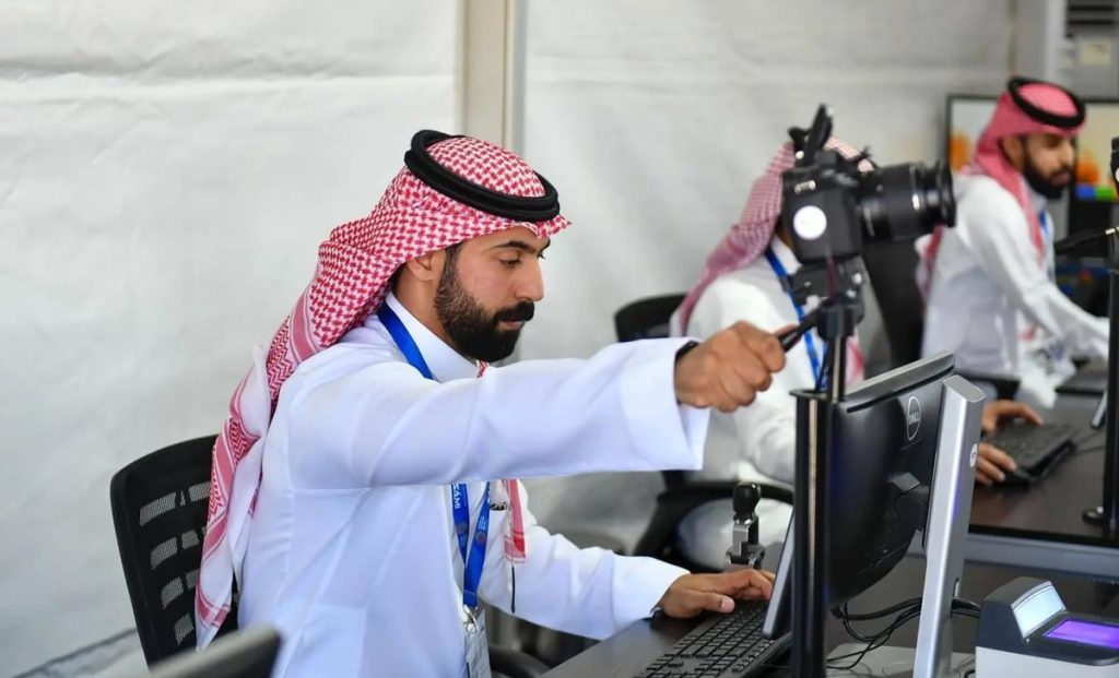 جوازات مطار الملك خالد تنهي إجراءات الزائرين في مطار معرض الدفاع بملهم bda887c6 299b 42d8 8b98 ad6a11cbf5e1