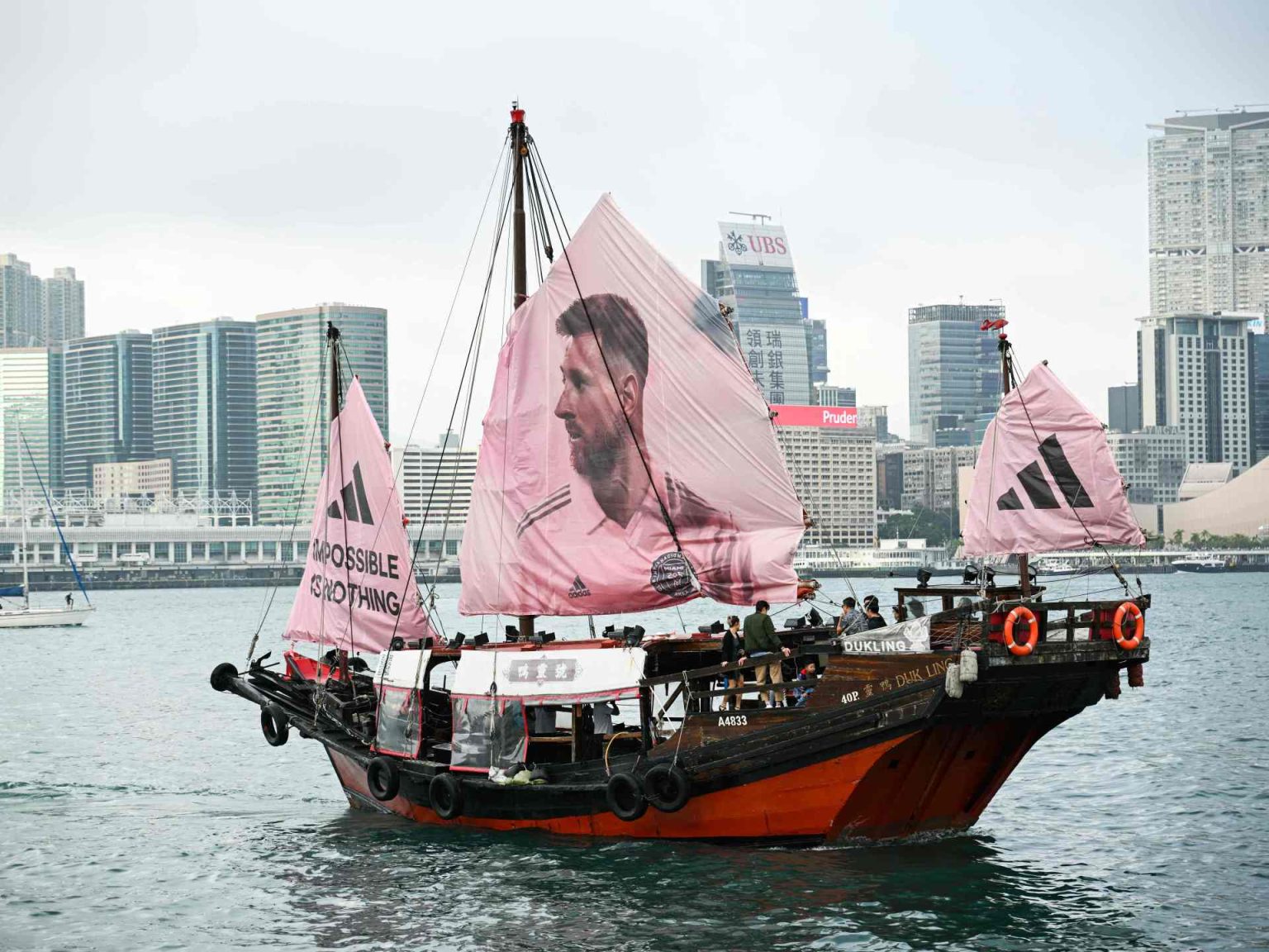 الجمهور يحتج والدولة تتدخل.. ميسي يغيب عن مباراة ميامي في هونغ كونغ doc 34hg8vr 1707062522