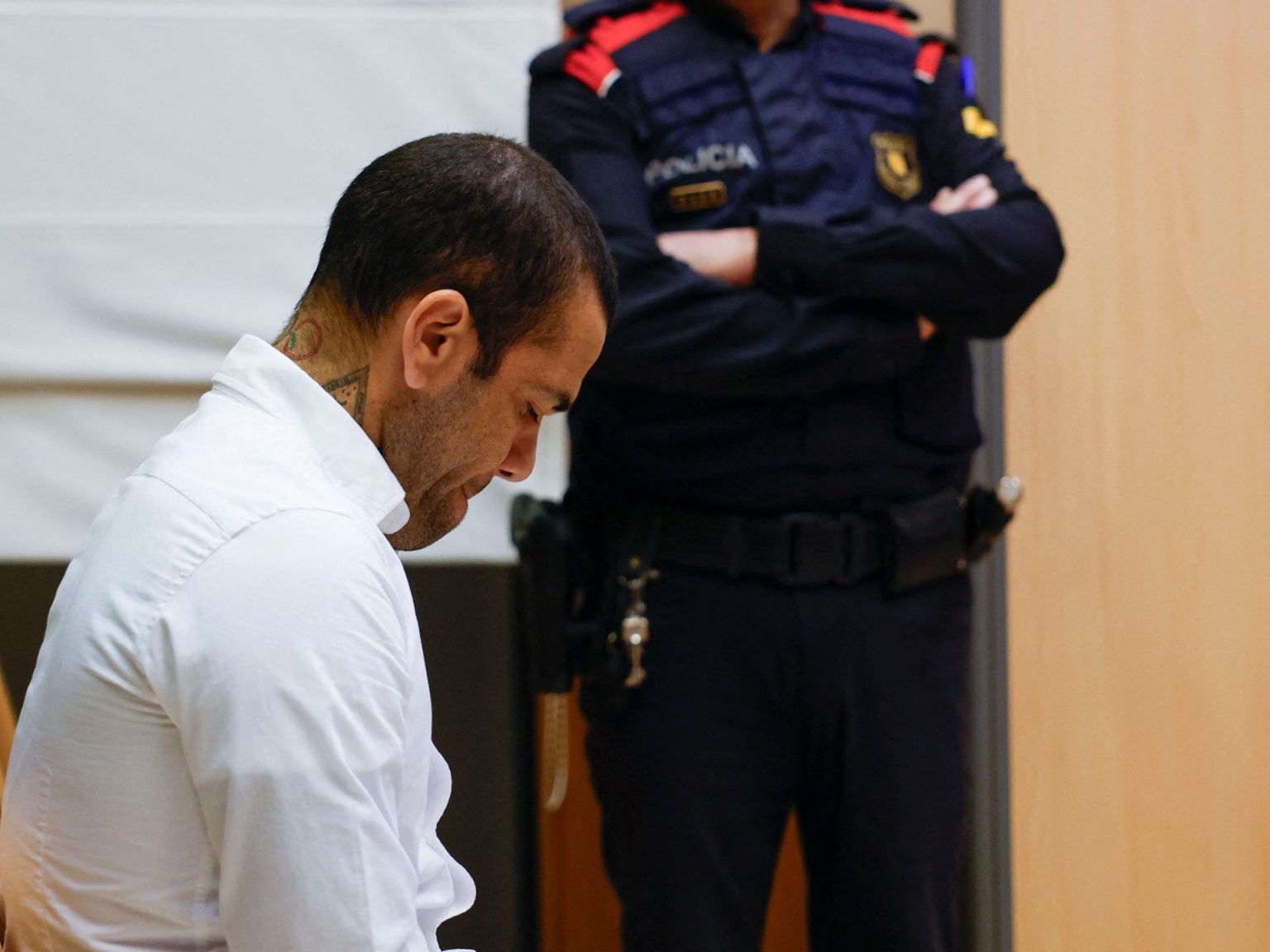 تفعيل خطة مكافحة الانتحار في السجن خوفا على حياة ألفيش doc 34hq42l 1708352433