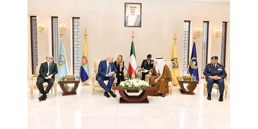 وزير الدفاع بحث مع نظيره الإيطالي مستجدات المنطقة 1227765 1