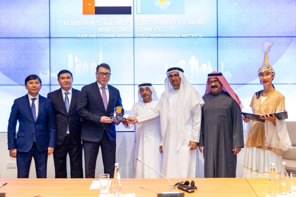 بحث تعزيز آفاق التجارة بين الإمارات وكازاخستان 1709508149 image