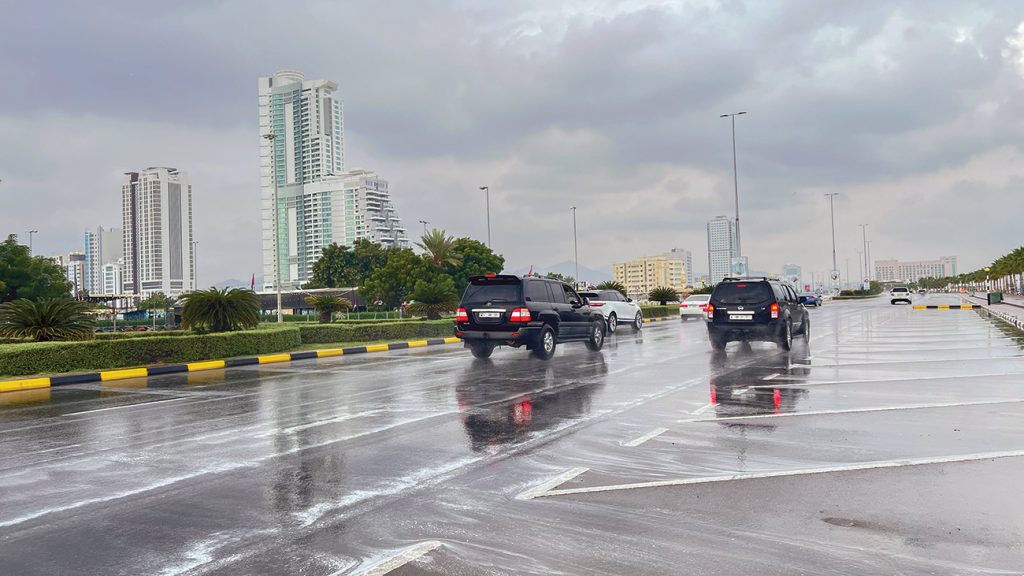 التعليم عن بعد اليوم في بعض مدارس الفجيرة بسبب الأمطار 1709622404 image