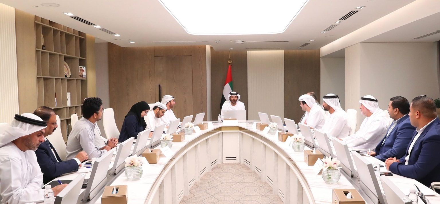 “الاقتصاد” تجتمع مع رؤساء ومدراء 11 جمعية تعاونية ومنافذ البيع الكبرى في الدولة 1709645899 image