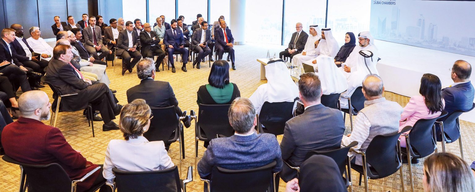 غرفة تجارة دبي تستعرض مبادرات دعم القطاع الخاص 1711035787 image