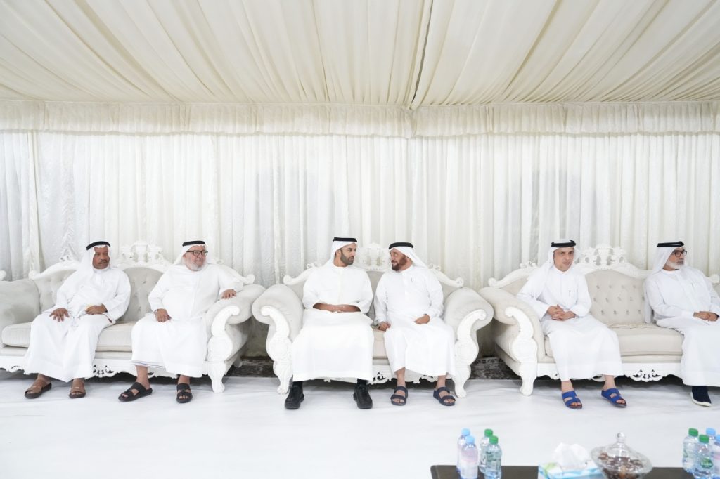 محمد بن سعود والشيوخ يعزّون في وفاة خالد القاسمي 1711841297 image