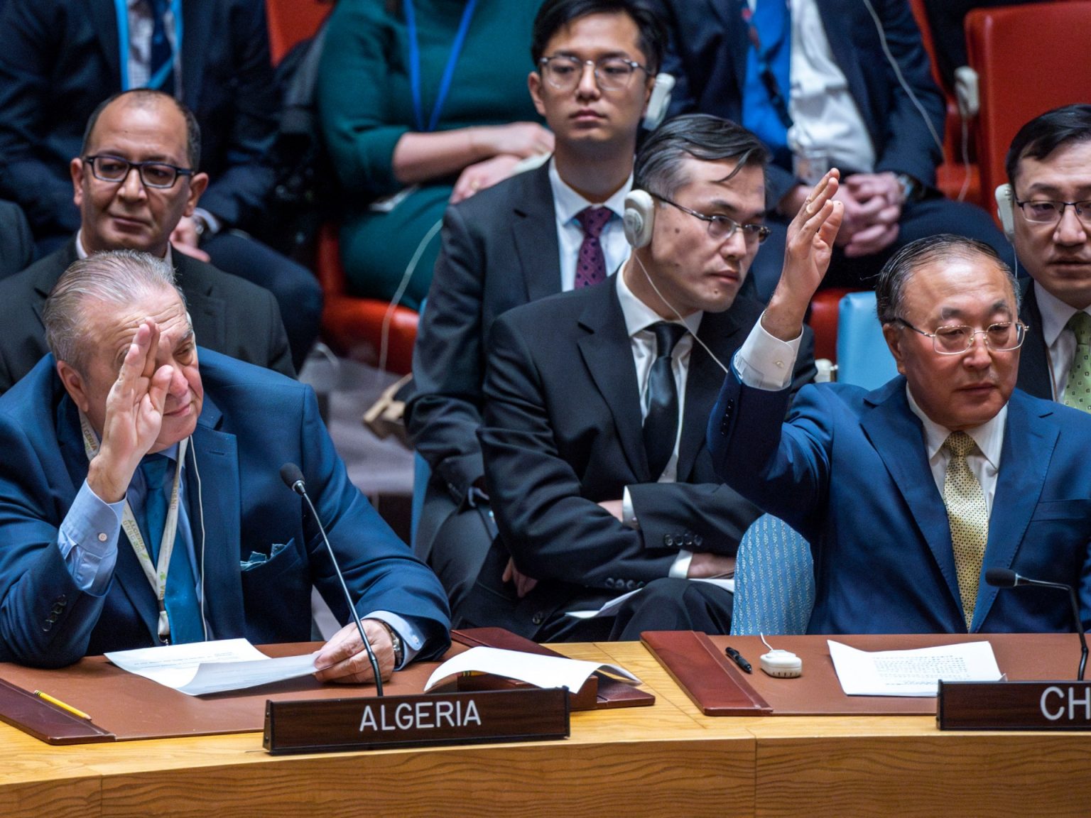 2097685281 1711176668