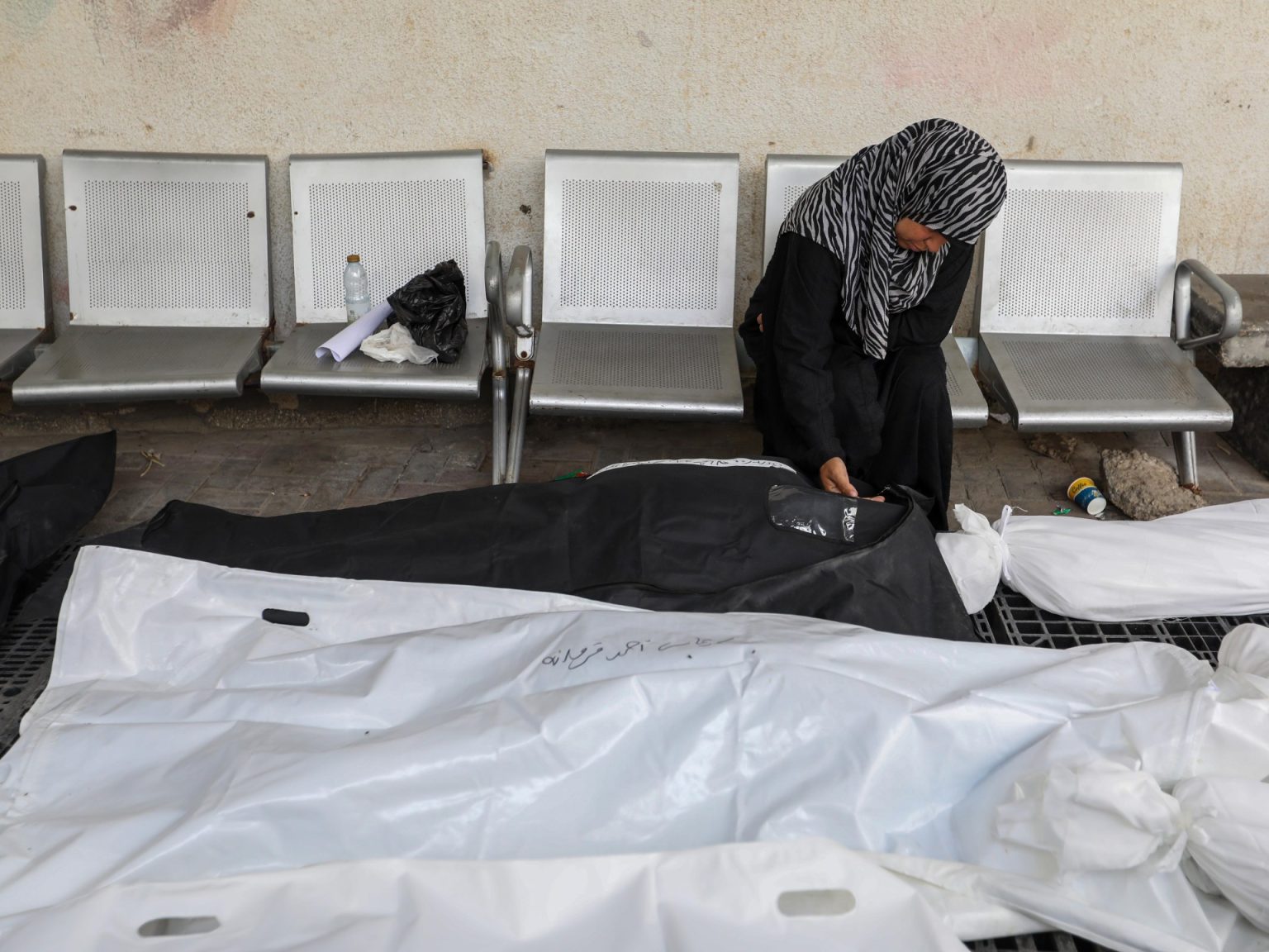 2108618382 1711305390