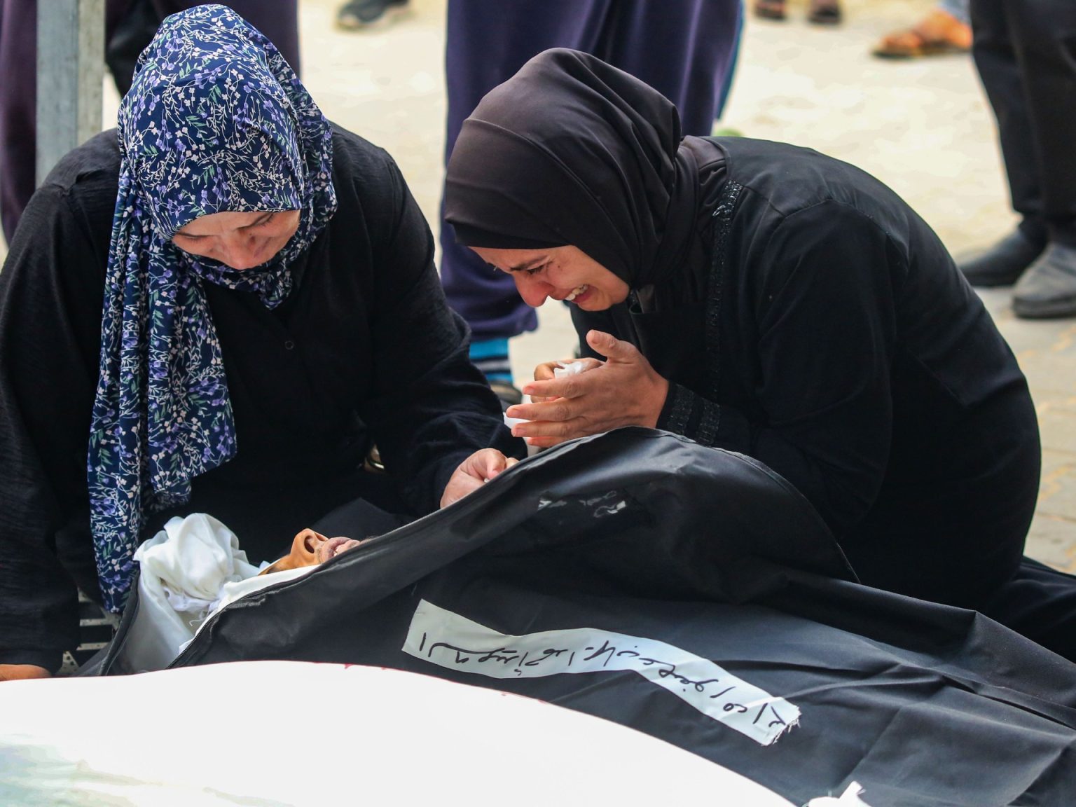 قصف متواصل على غزة رغم قرار مجلس الأمن 2113988057 1711442510