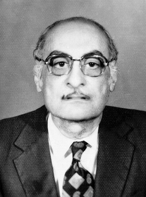 الأسد الباكستاني المتحفز.. رحلتي إلى ديار إقبال وآثاره 24 حسين مجيب المصري، ترجم ديوانين لإقبال وألَّف عنه أربعة كتب
