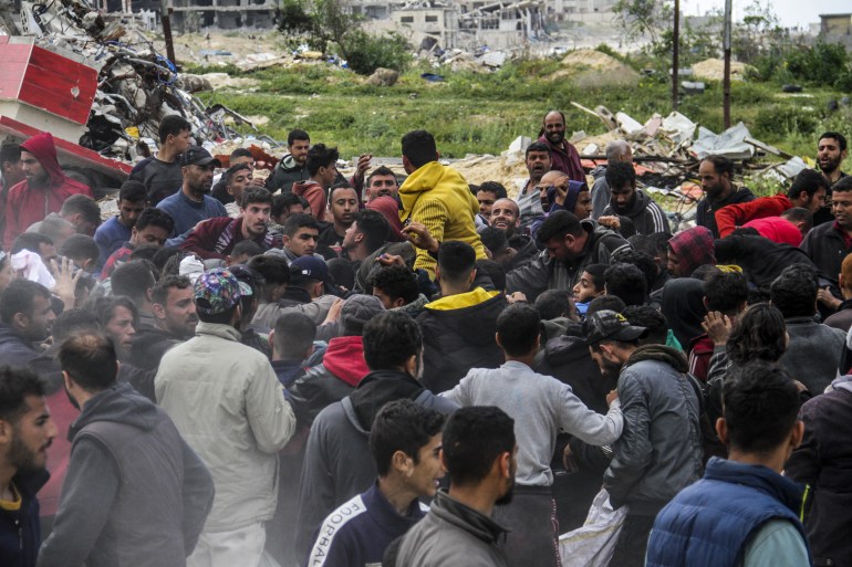 بالصور.. فجائع الموت والجوع تفاقم محن غزة في رمضان 7 34094150 1711447468