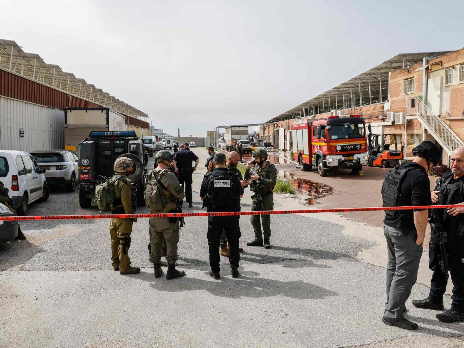 قتيل بغارة إسرائيلية على جنوب لبنان والمقاومة تقصف شبعا doc 34mj22x 1711706182