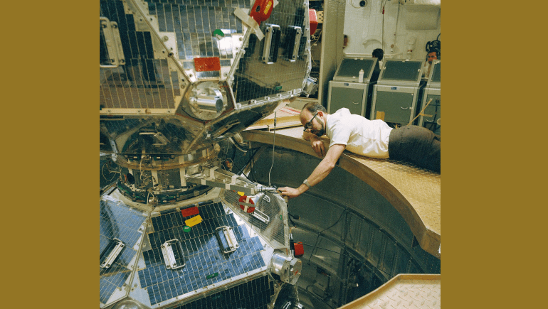 فيلا قمر صناعي 1710681497