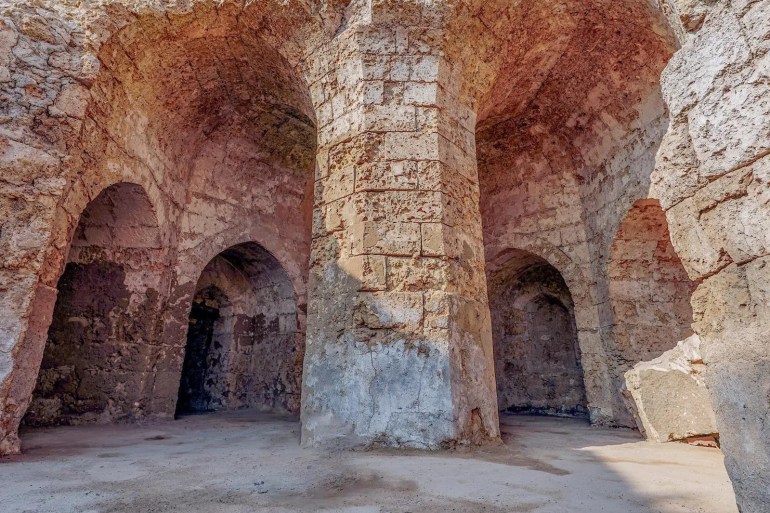 كشف أثري في جدة يعود للقرنين الأول والثاني الهجريين 1 العثور على 25 ألفا من المواد الأثرية ضمن برنامج جدة التاريخية المصدر: وكالة الانباء السعودية