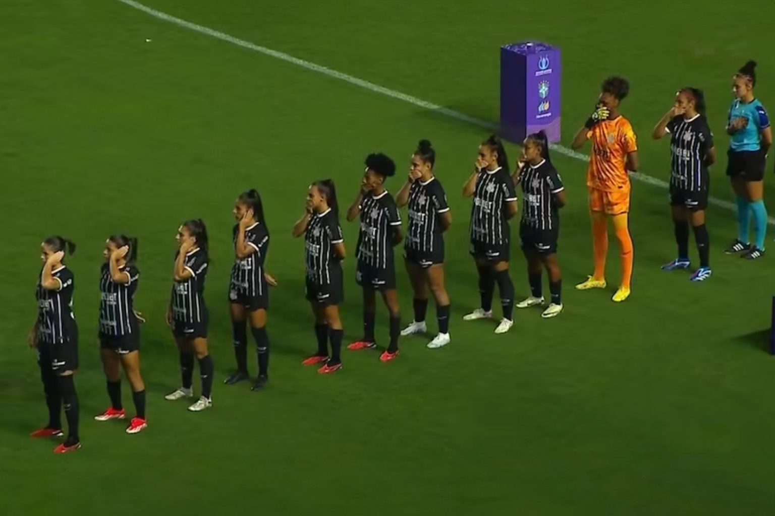 لاعبات برازيليات يرفضن عودة مدرب متهم بالتحرش ررررررررررررررر 1713088381