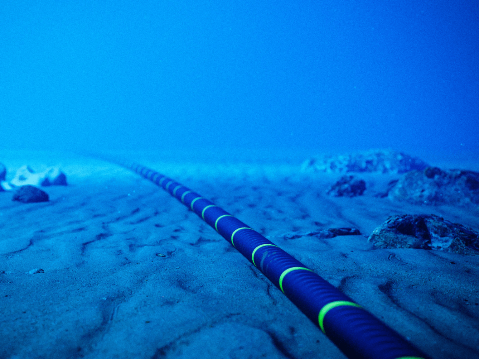 كابلات بحر 1712132292