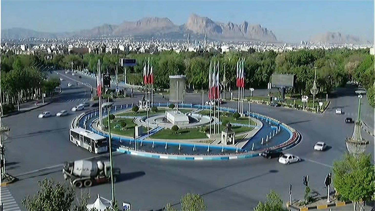 انفجارات بأصفهان.. إيران تنفي وقوع هجوم خارجي وإسرائيل ترفض التعليق 00 1713504844