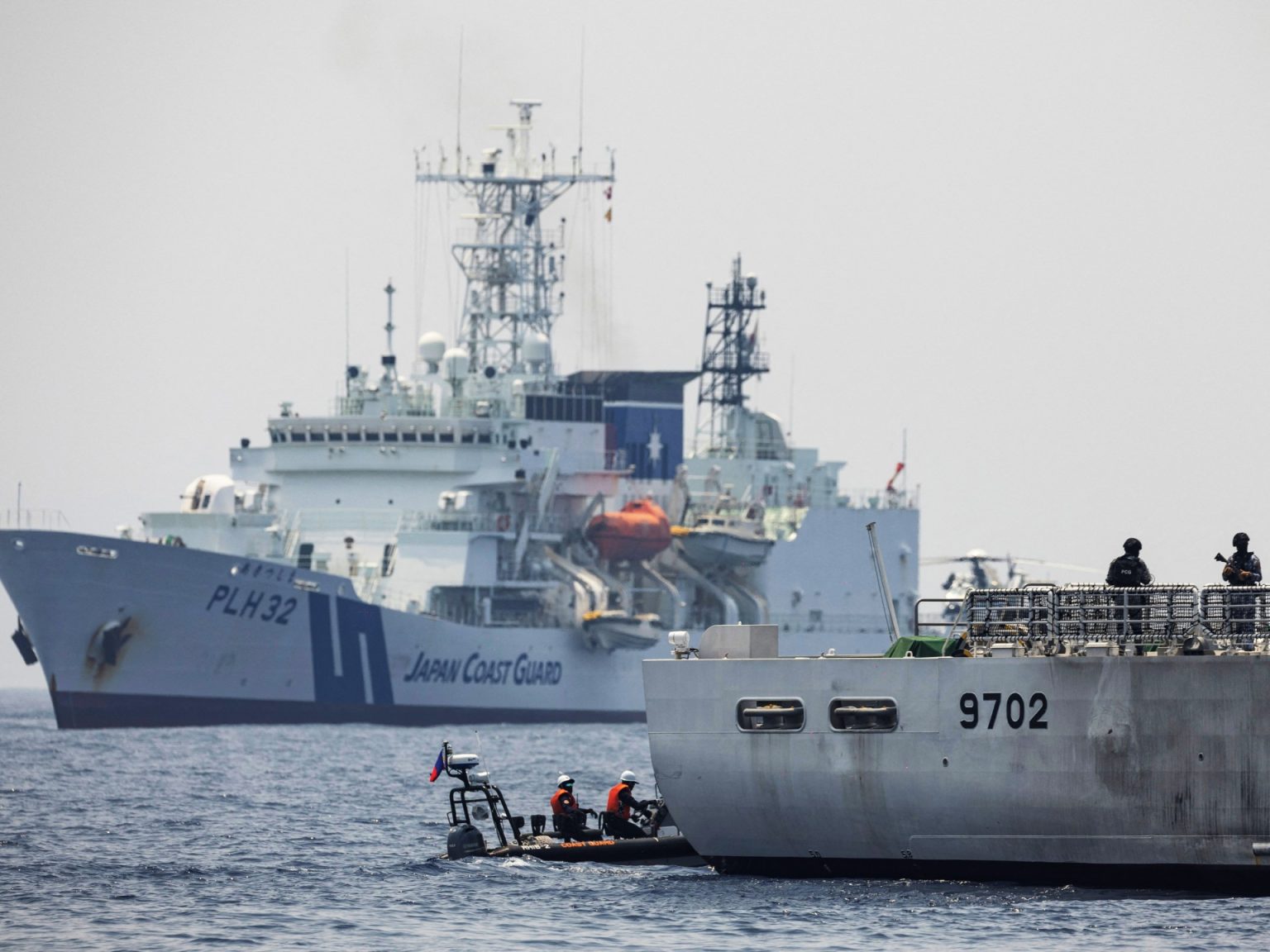 أول مناورات عسكرية رباعية في بحر جنوب الصين 03 1696320412