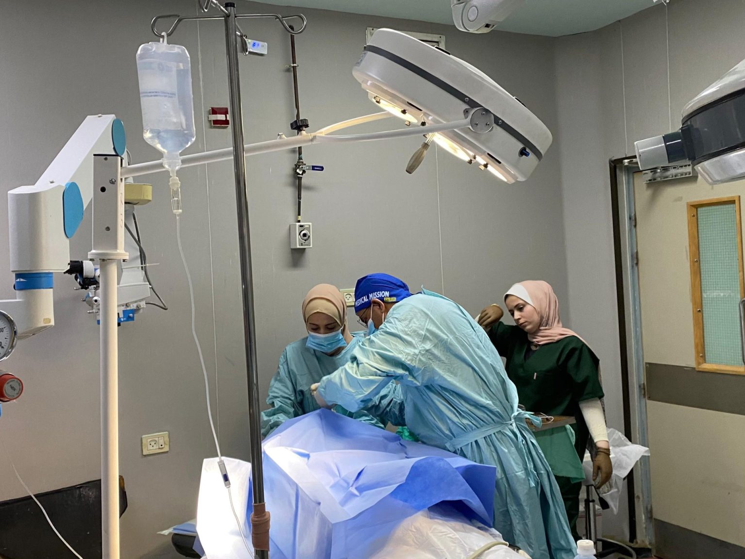 فريق طبي كويتي يصل غزة ويستنجد بأطباء العالم 11 1712162002