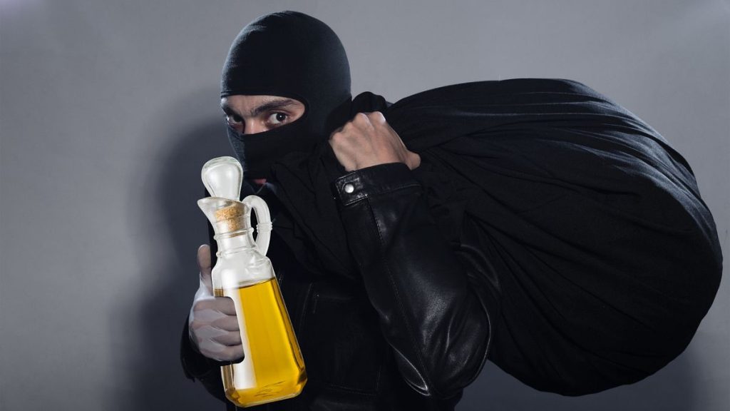 أصبح زيت الزيتون من أكثر العناصر المسروقة من المتاجر الإسبانية 1200x675 cmsv2 2e5af70e f669 502e 8cef 9d037493a07d 8354340