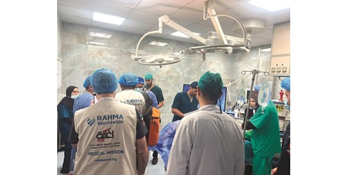 الوفد الطبي يبدأ إجراء عمليات جراحية في المستشفيات جنوب قطاع غزة 1231628 1