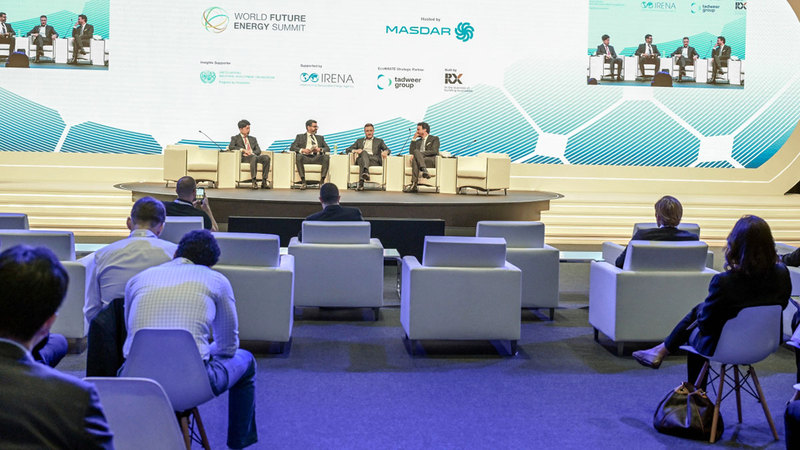 30 ألف زائر من 112 دولة في القمة العالمية لطاقة المستقبل 1713485907 image