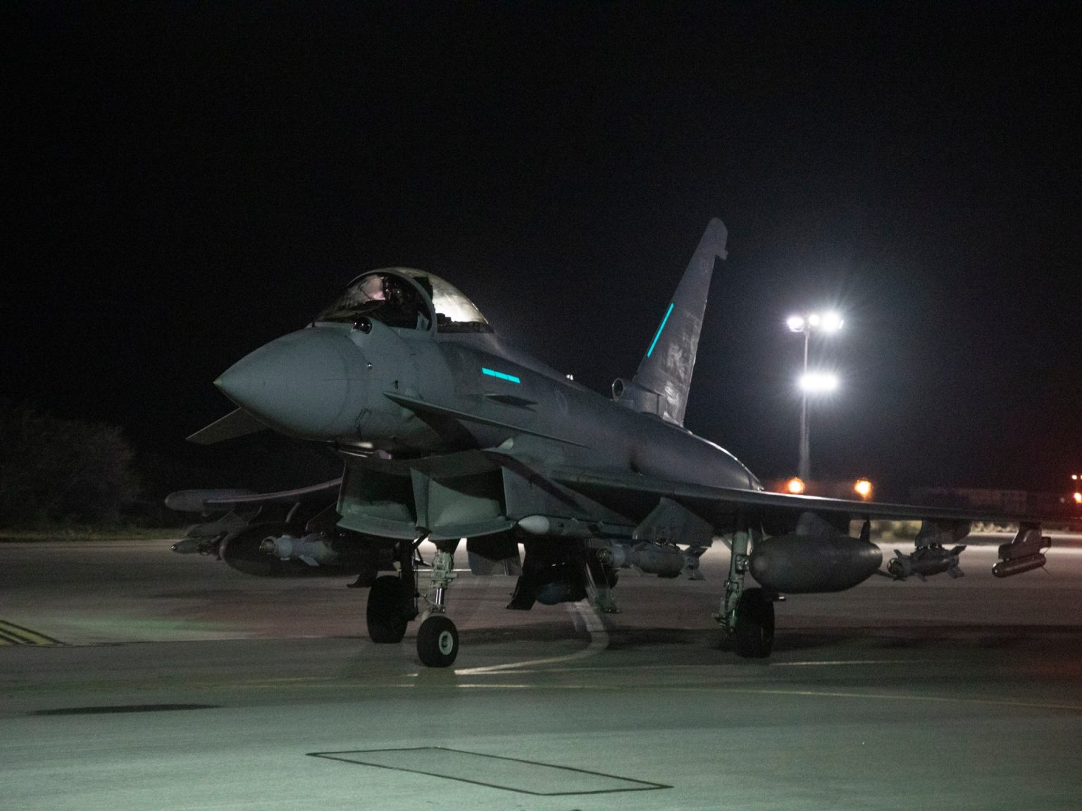 1976291132 1711895041