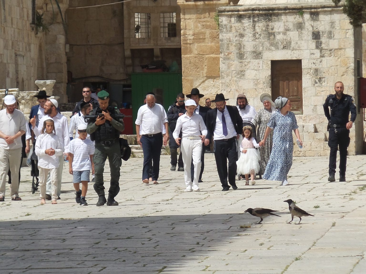 20240425 015351 1714029118