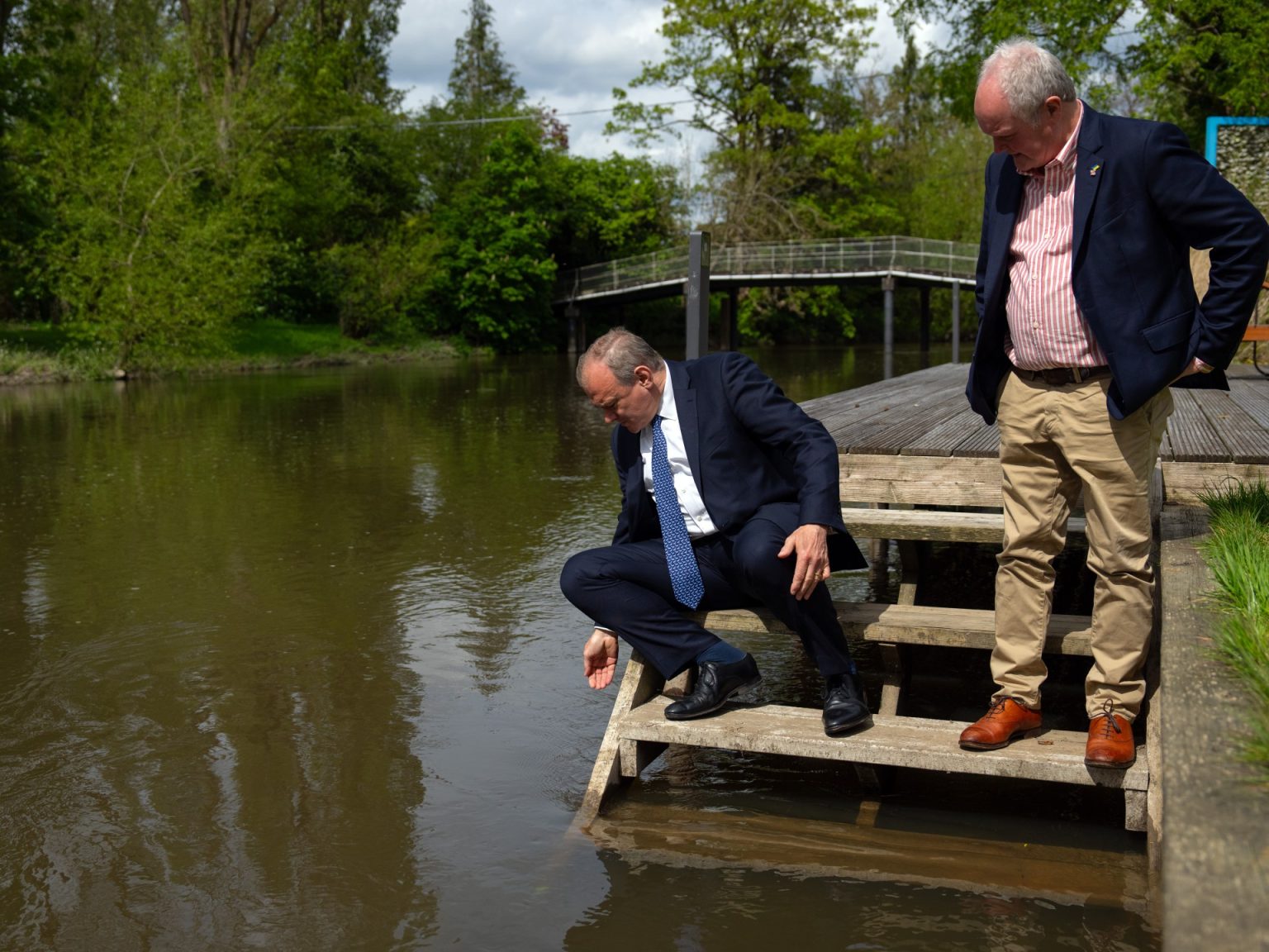 متسابقو الألعاب المائية في بريطانيا يطالبون بتنقية المياه من الصرف الصحي 2150174929 1714489155