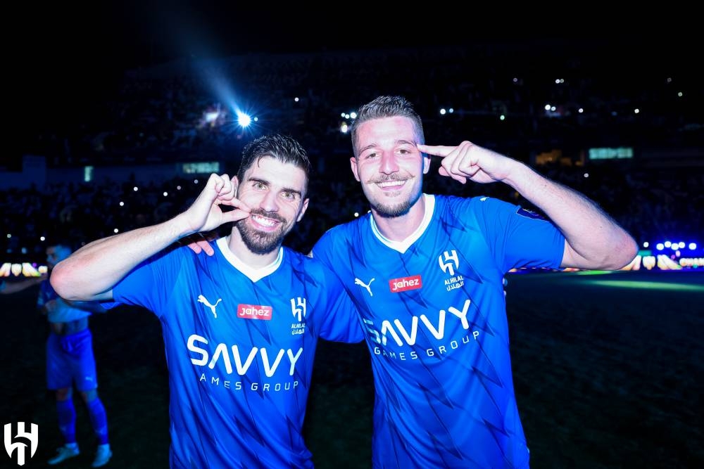 «8» نجوم يتذوقون طعم الذهب 2375840